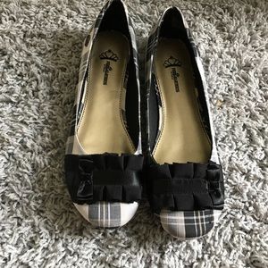 Fergalicious by Fergie flats